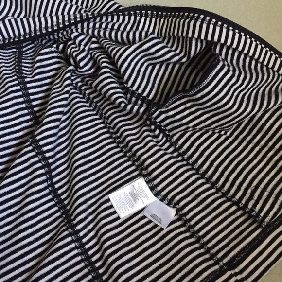 Black and cream striped zip up - Picture 4 of 6